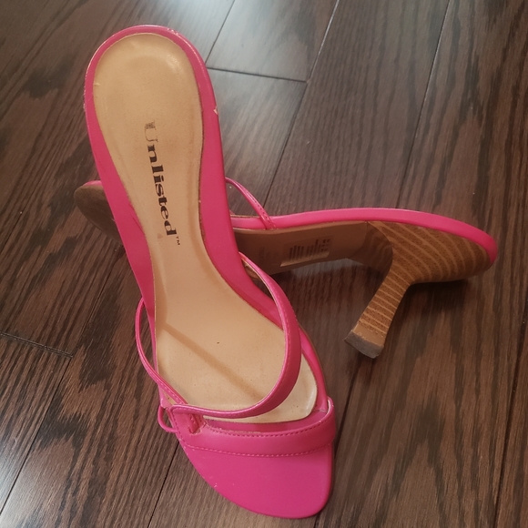 Women's Shoes - Picture 4 of 4